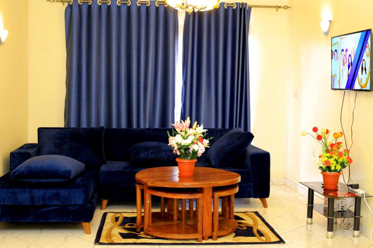 Peace Of Mind Suites Entebbe Buitenkant foto