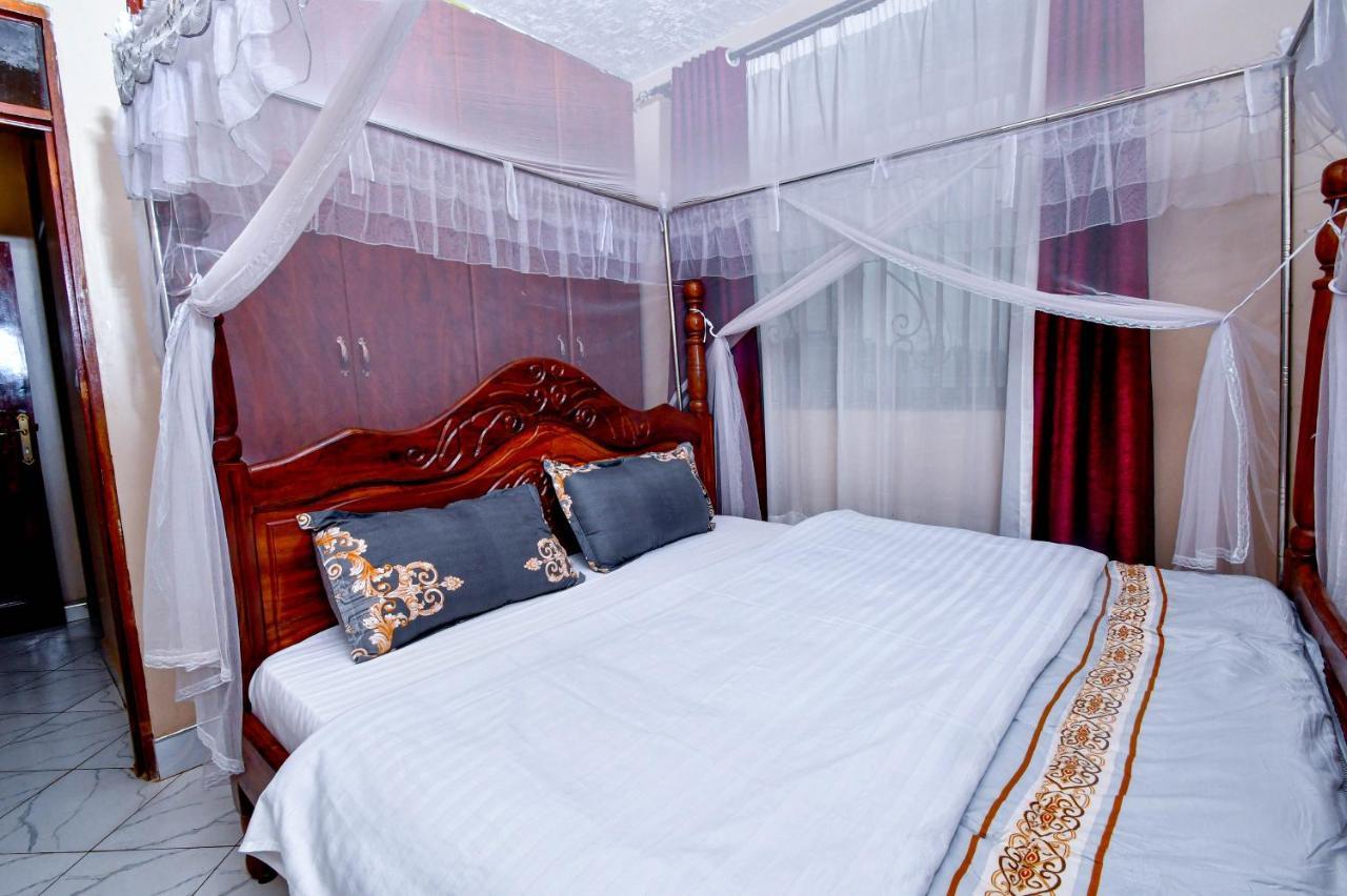 Peace Of Mind Suites Entebbe Buitenkant foto