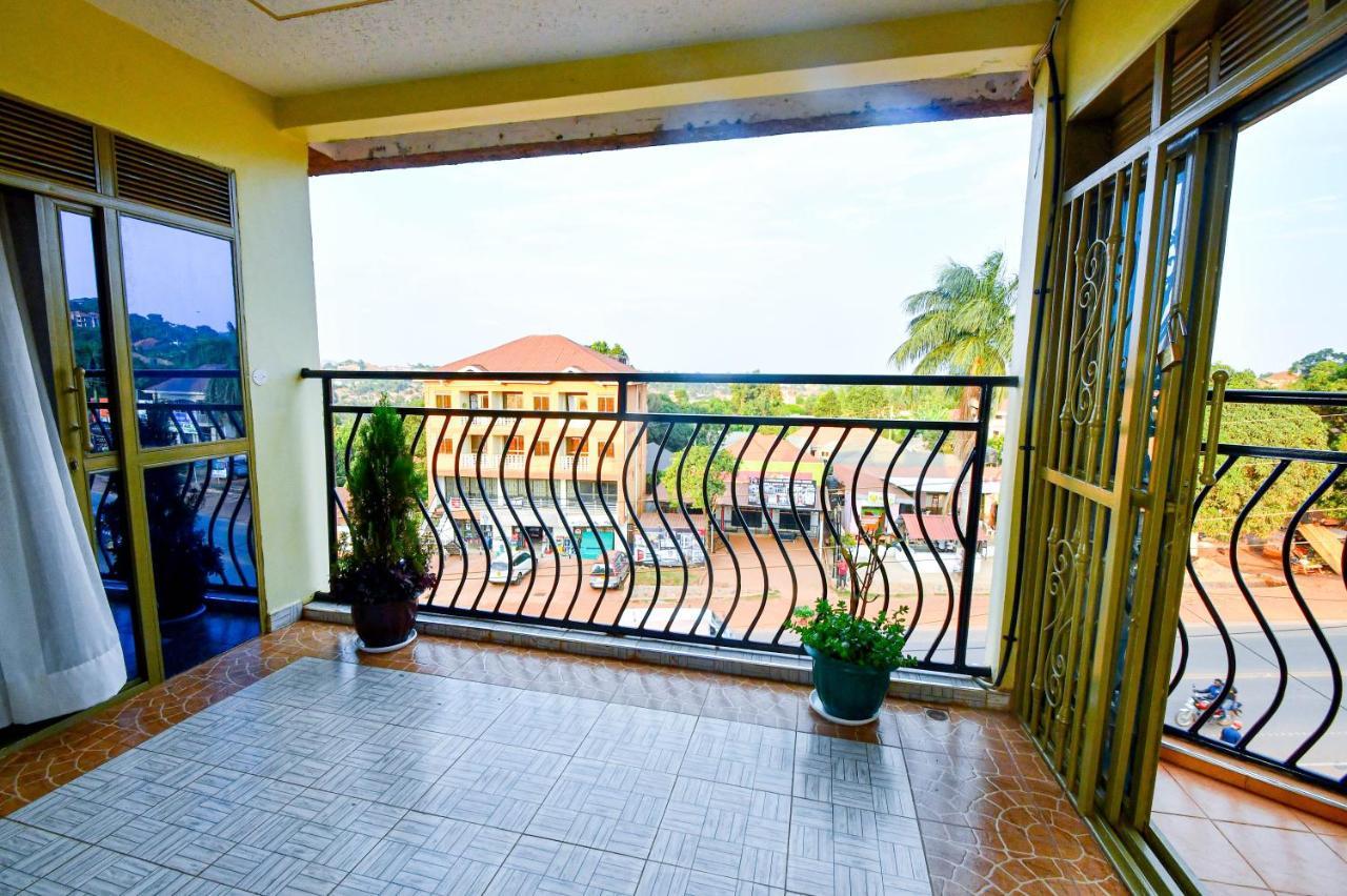Peace Of Mind Suites Entebbe Buitenkant foto