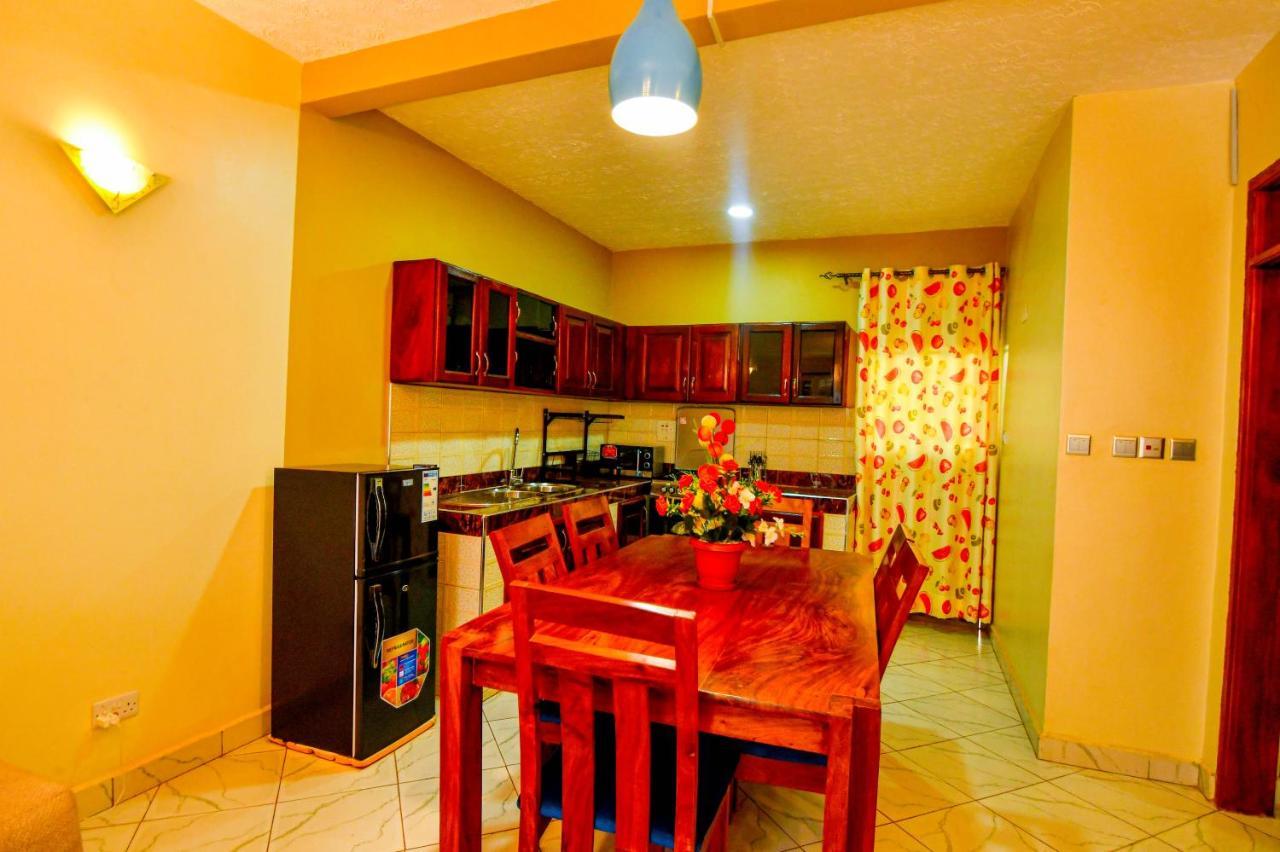 Peace Of Mind Suites Entebbe Buitenkant foto