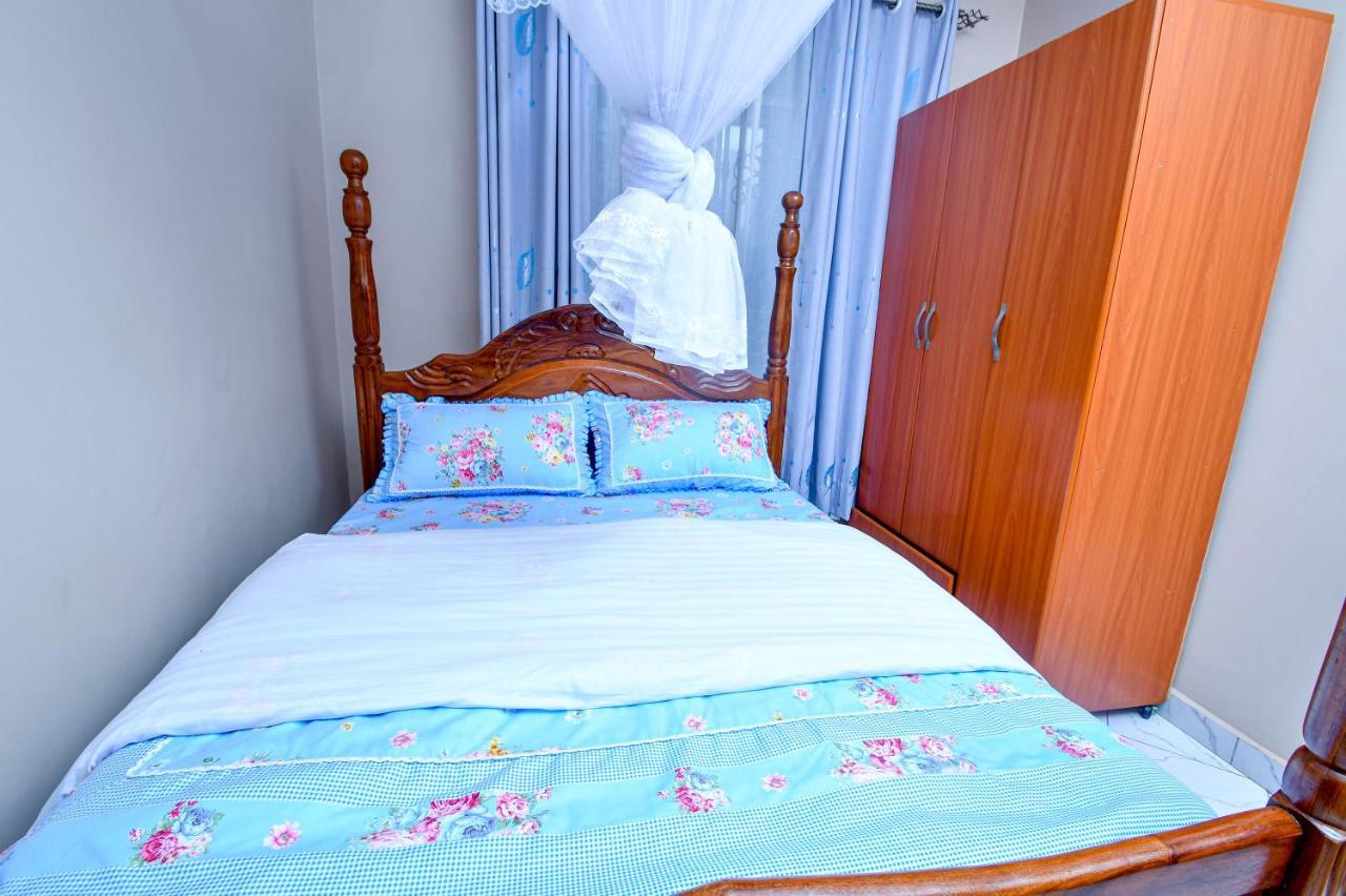 Peace Of Mind Suites Entebbe Buitenkant foto