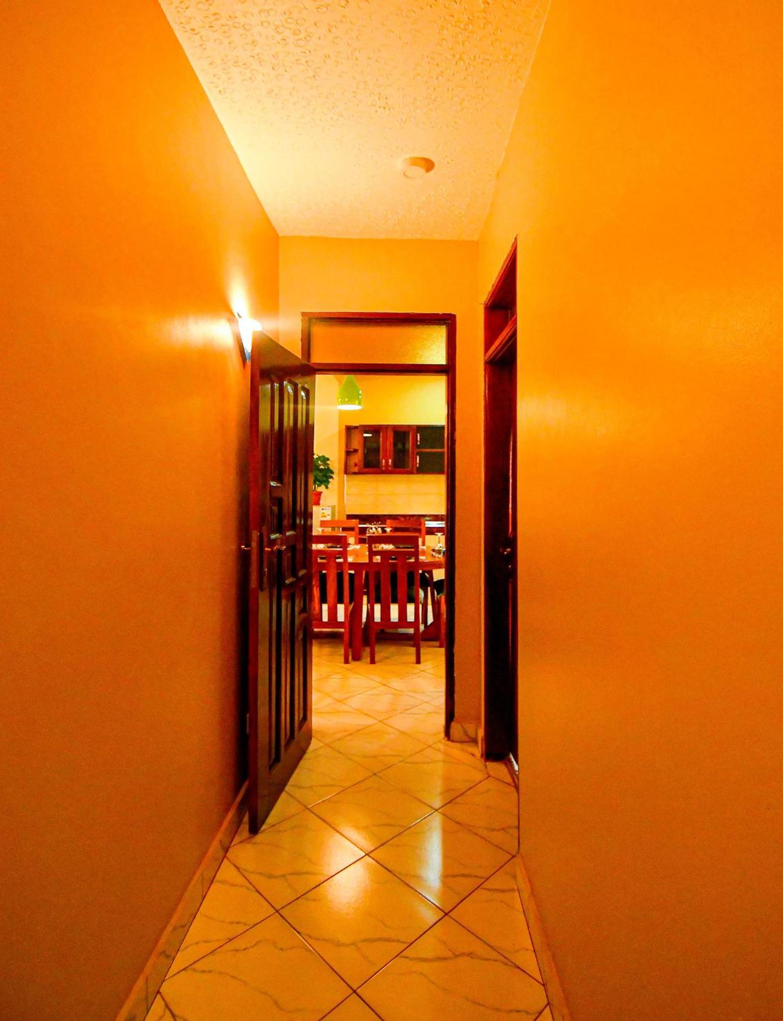 Peace Of Mind Suites Entebbe Buitenkant foto